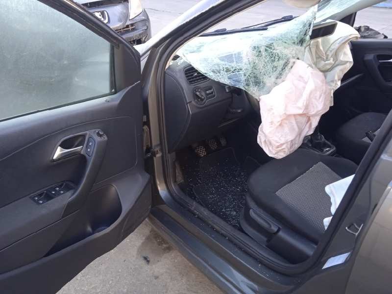 volkswagen polo (6r1) del año 2011