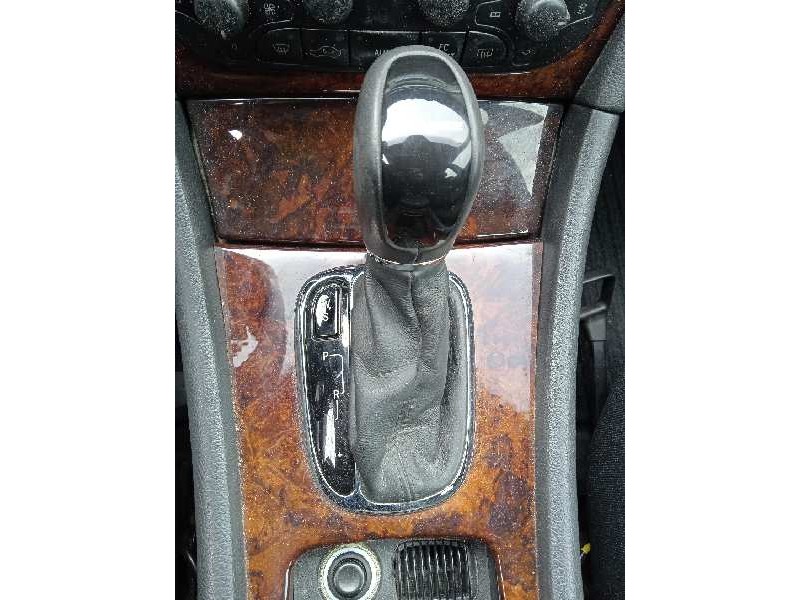 mercedes-benz clase c (w203) berlina del año 2000