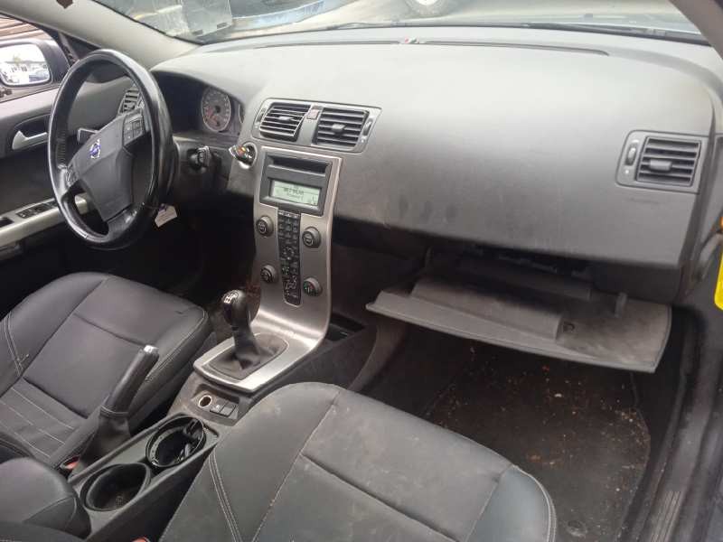 volvo v50 familiar del año 2004