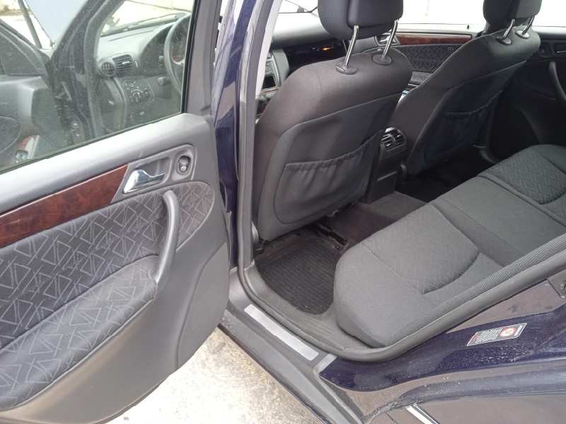 mercedes-benz clase c (w203) berlina del año 2000