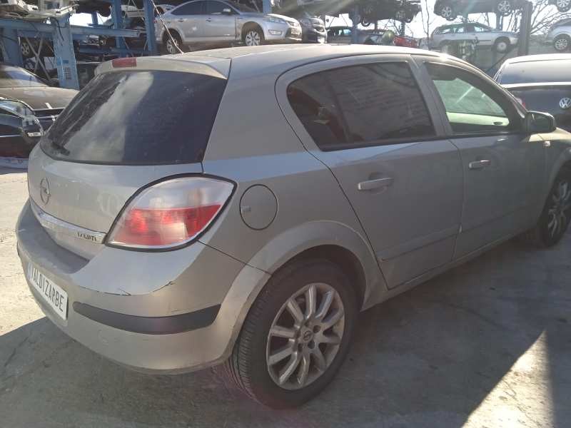 opel astra h berlina del año 2005