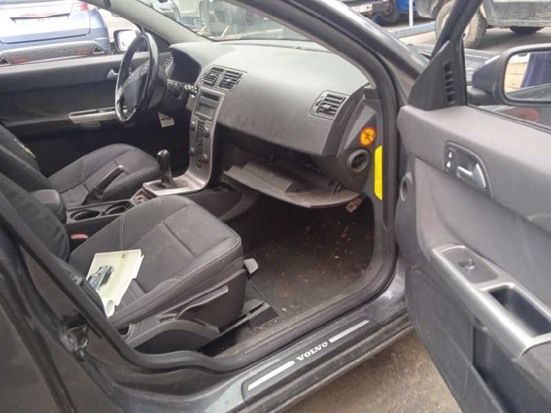 volvo v50 familiar del año 2004