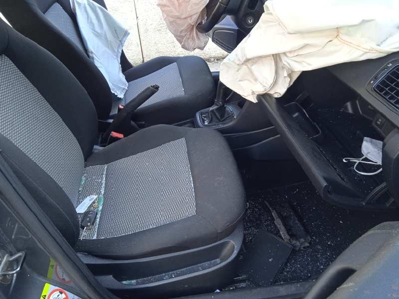 volkswagen polo (6r1) del año 2011