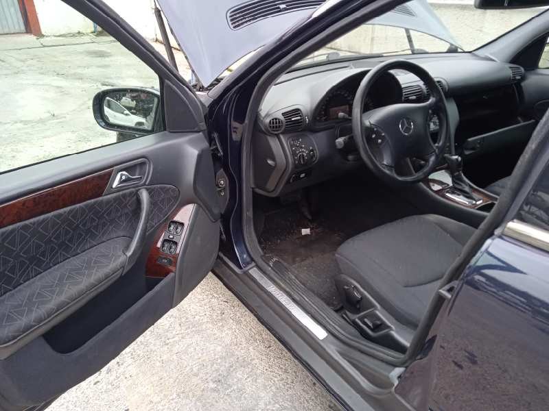 mercedes-benz clase c (w203) berlina del año 2000