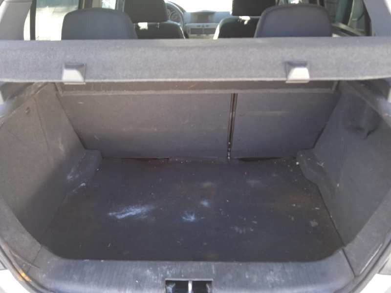 opel astra h berlina del año 2005