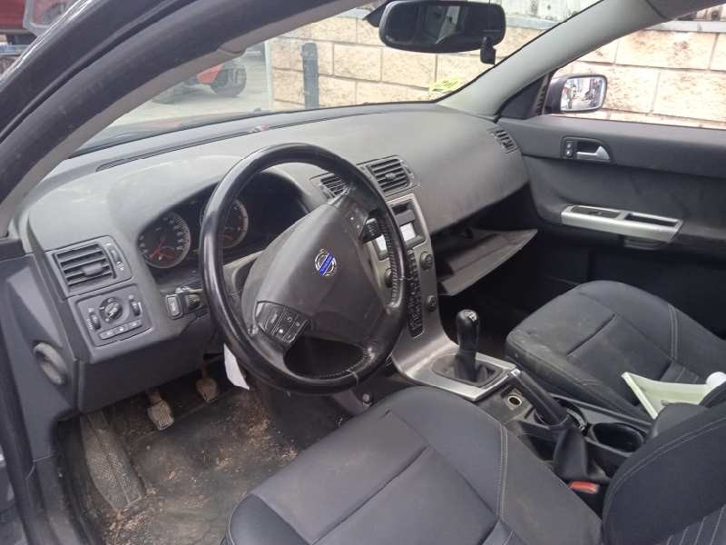 volvo v50 familiar del año 2004