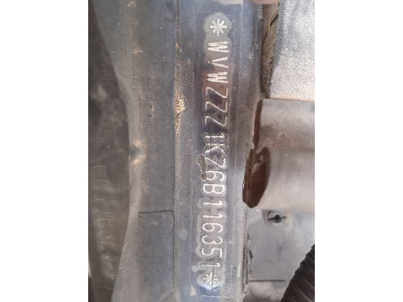 volkswagen golf v berlina (1k1) del año 2006