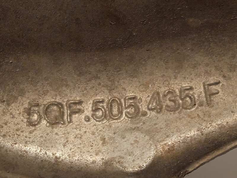 Recambio de mangueta trasera izquierda para volkswagen tiguan sport 4motion bmt referencia OEM IAM 5QF505435F  8V0598625C