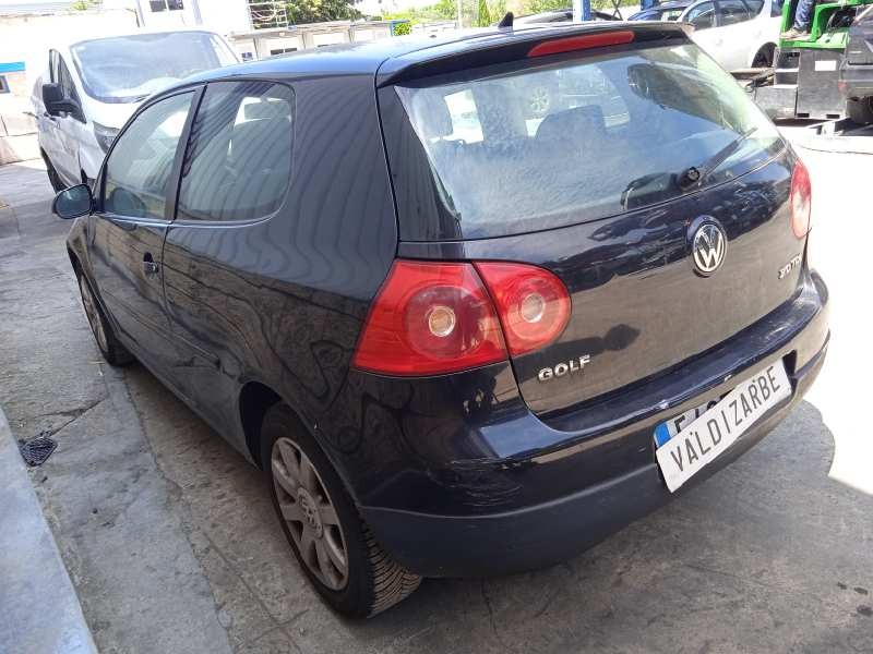 volkswagen golf v berlina (1k1) del año 2006