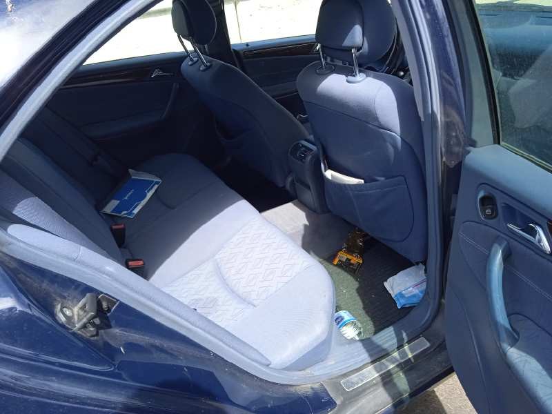 mercedes-benz clase c (w203) berlina del año 2003