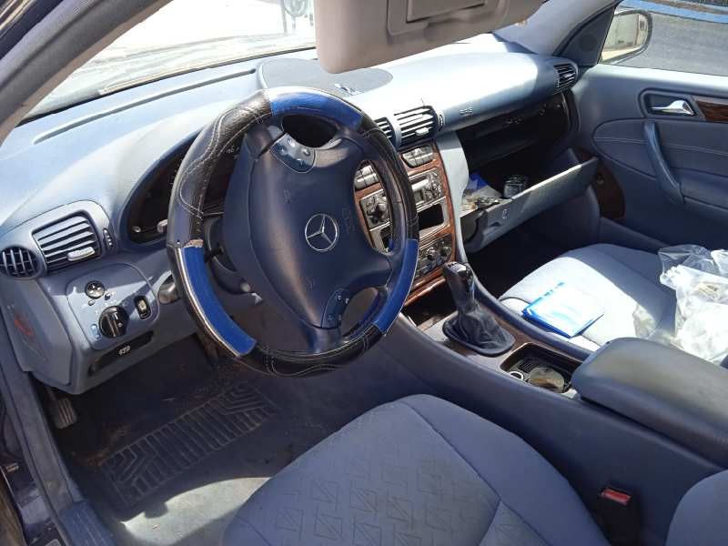 mercedes-benz clase c (w203) berlina del año 2003
