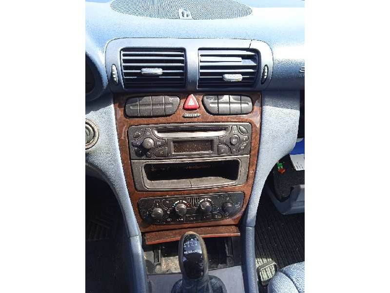 mercedes-benz clase c (w203) berlina del año 2003