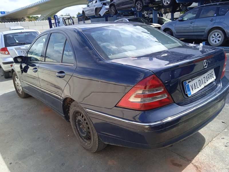 mercedes-benz clase c (w203) berlina del año 2003