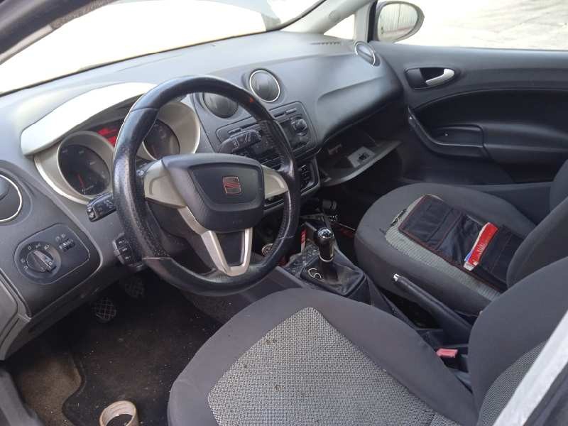 seat ibiza (6j5) del año 2009