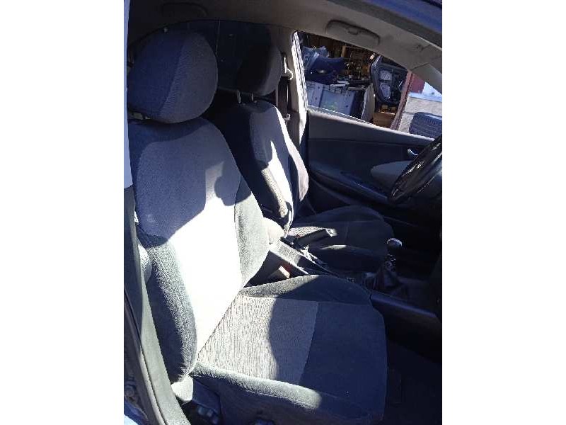 nissan primera berlina (p12) del año 2002