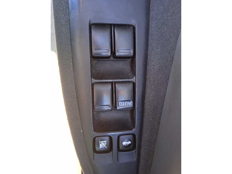 nissan primera berlina (p12) del año 2002