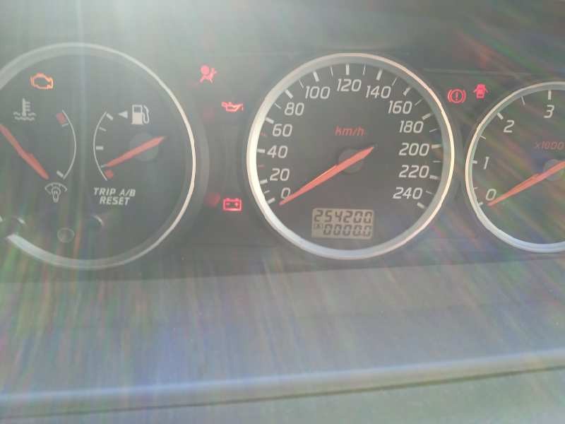 nissan primera berlina (p12) del año 2002