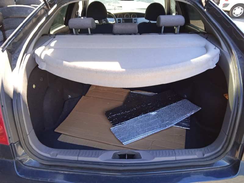 nissan primera berlina (p12) del año 2002