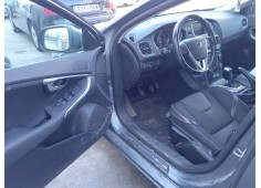 volvo v40 del año 2016 2