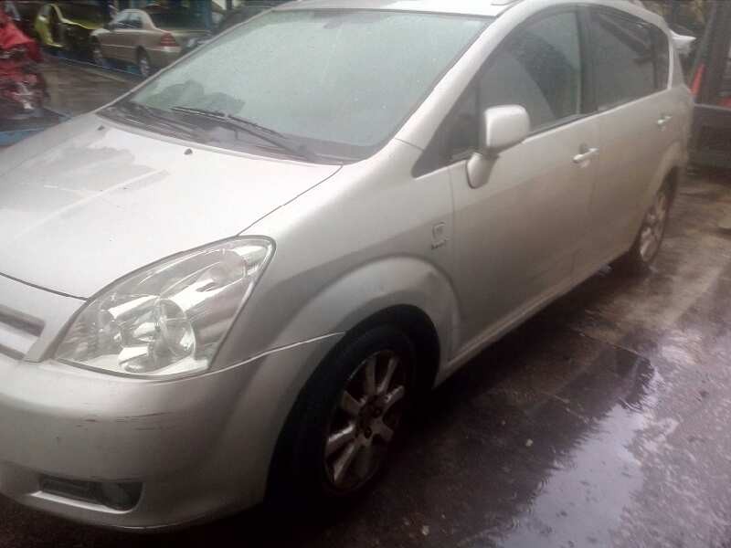 toyota corolla verso (r1) del año 2004