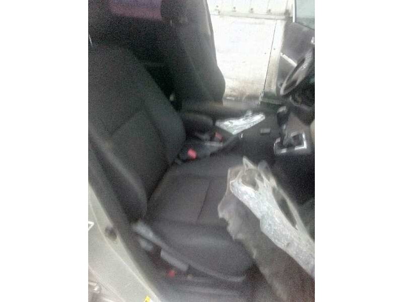 toyota corolla verso (r1) del año 2004