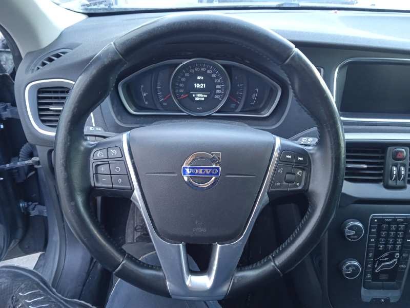 volvo v40 del año 2016