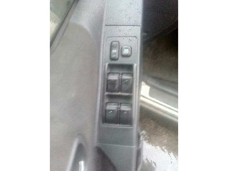 toyota corolla verso (r1) del año 2004