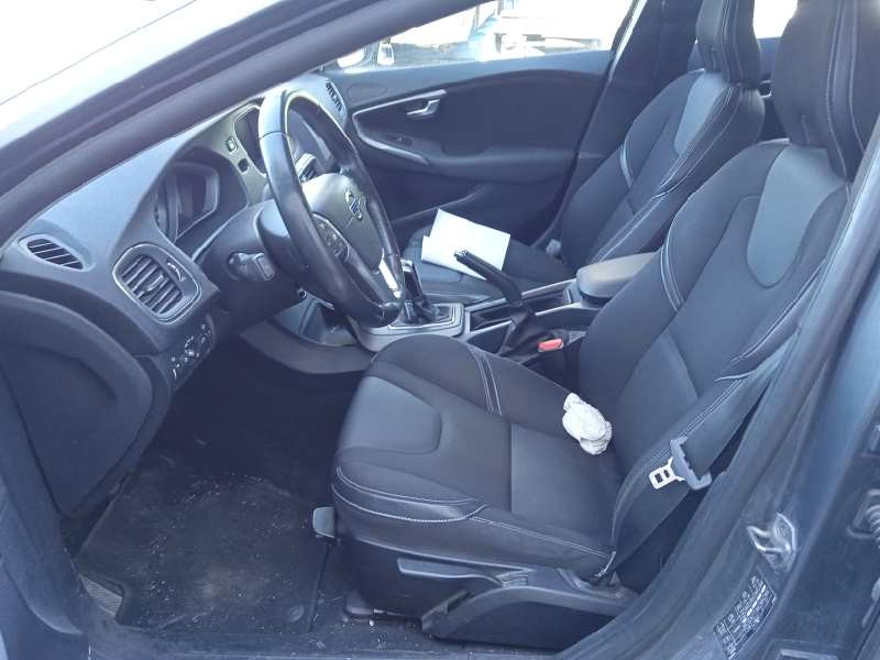 volvo v40 del año 2016