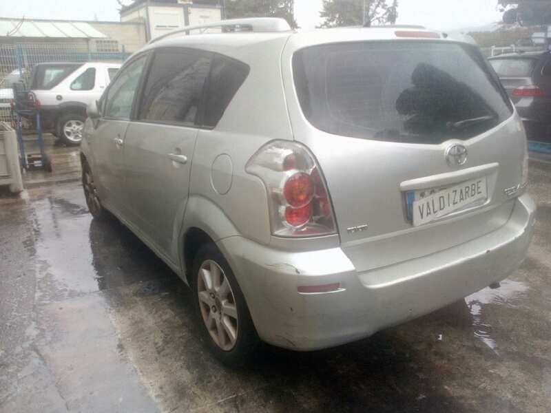 toyota corolla verso (r1) del año 2004