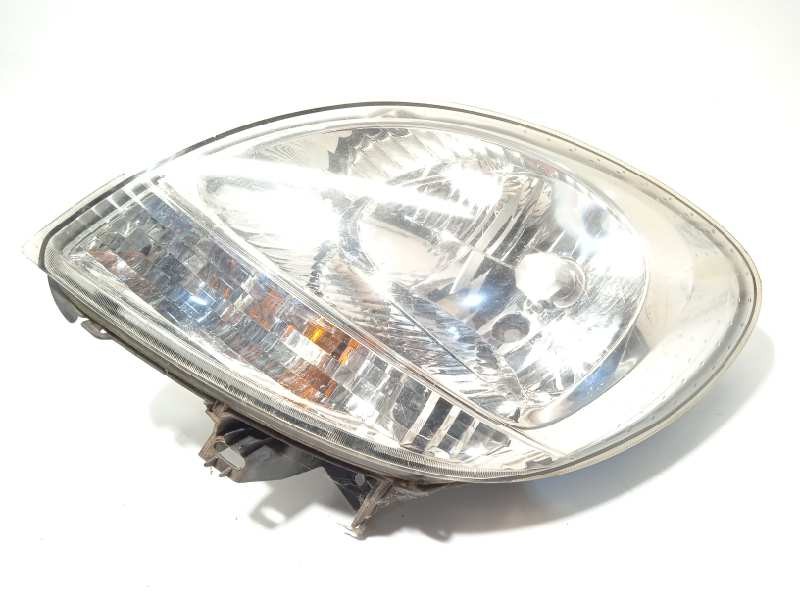 FARO IZQUIERDO 8200236590 