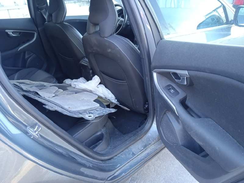 volvo v40 del año 2016