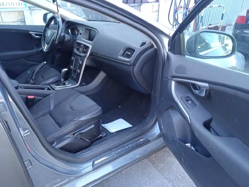 volvo v40 del año 2016