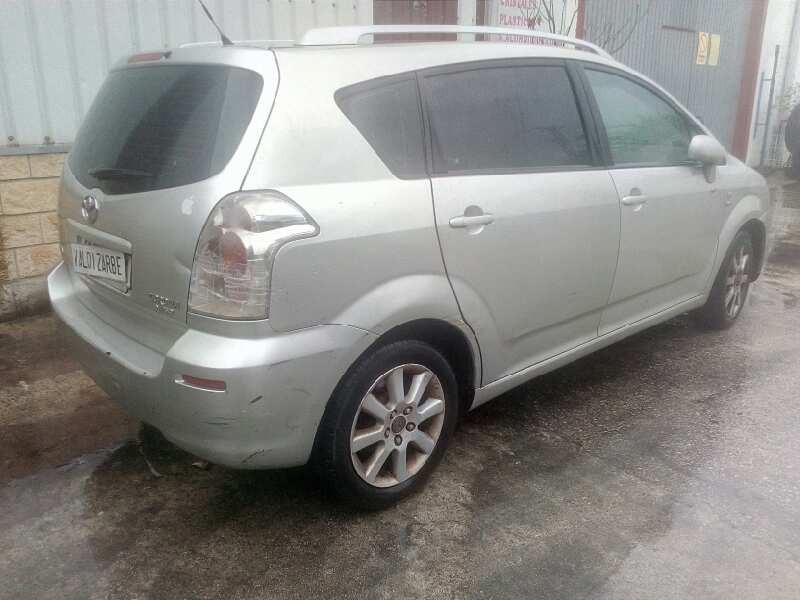 toyota corolla verso (r1) del año 2004