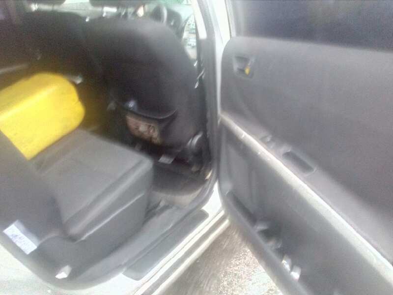 toyota corolla verso (r1) del año 2004