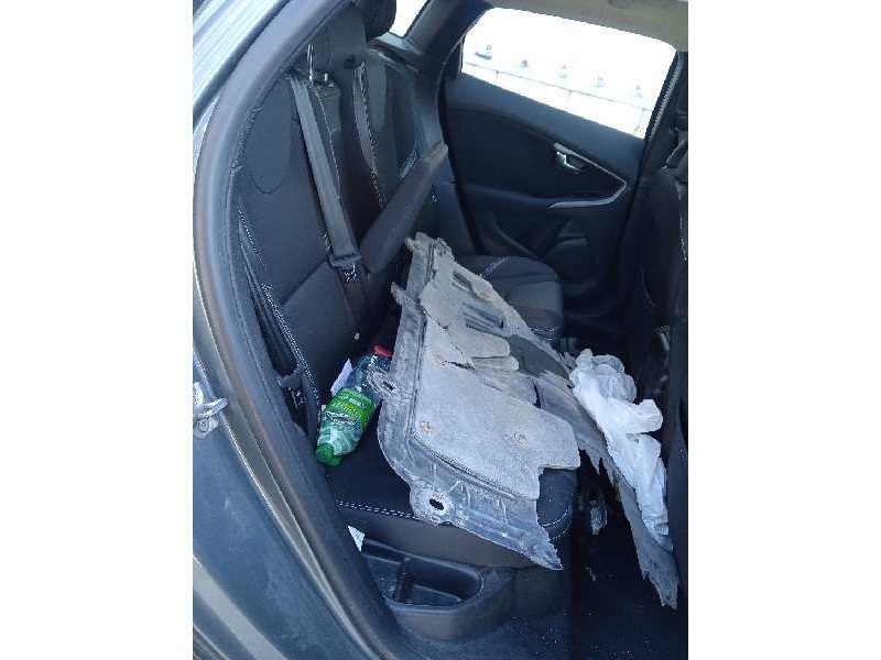 volvo v40 del año 2016