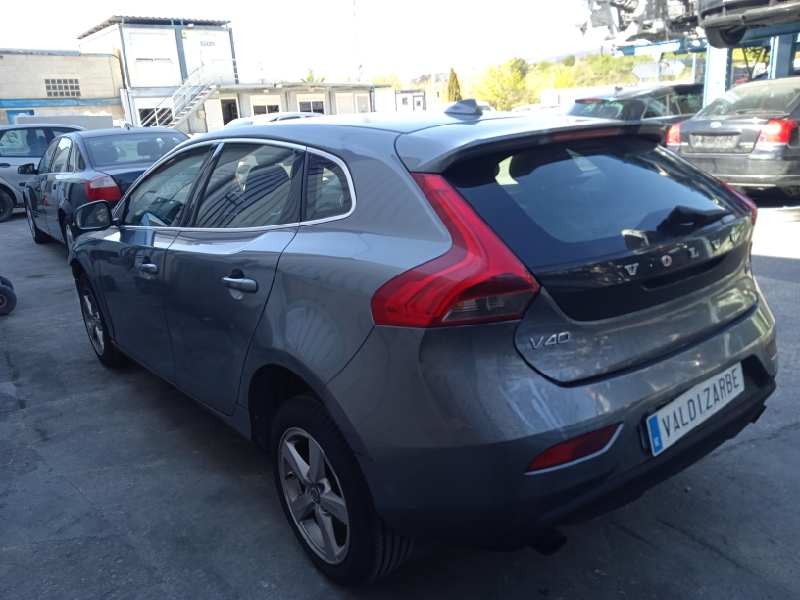 volvo v40 del año 2016