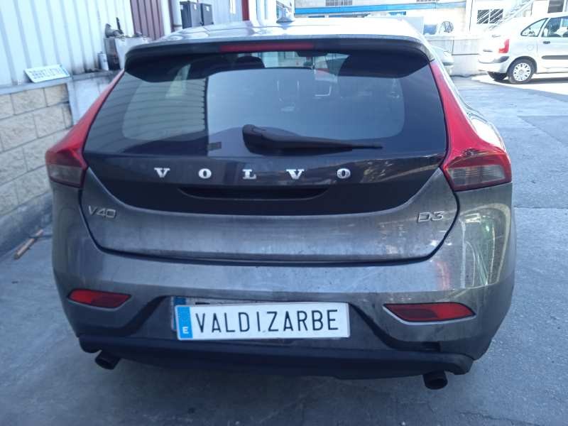 volvo v40 del año 2016