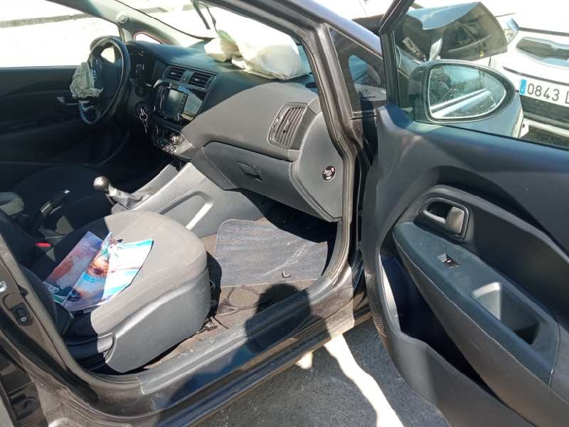 kia rio del año 2016