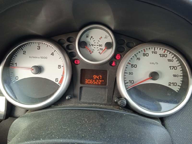 peugeot 207 del año 2010