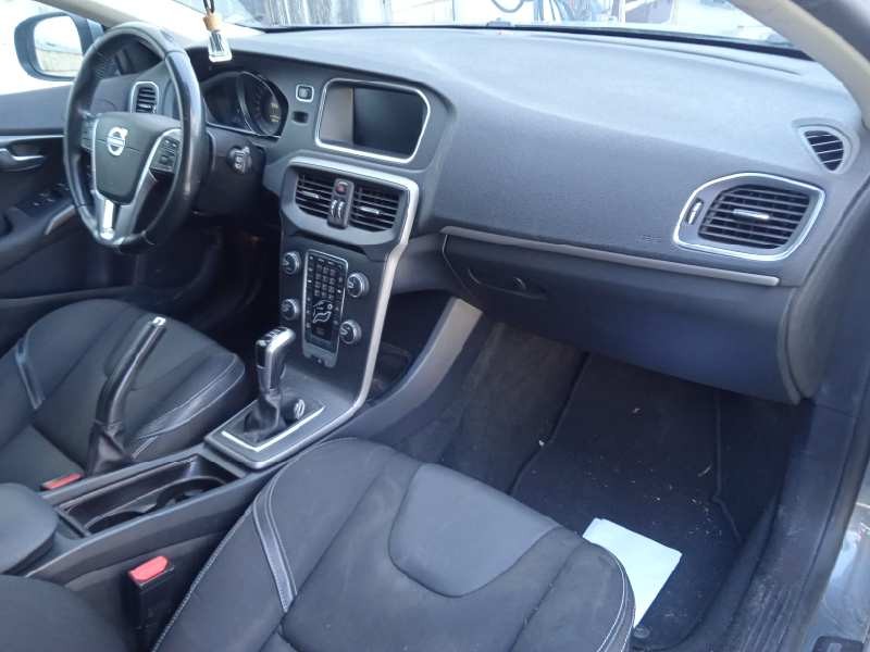 volvo v40 del año 2016