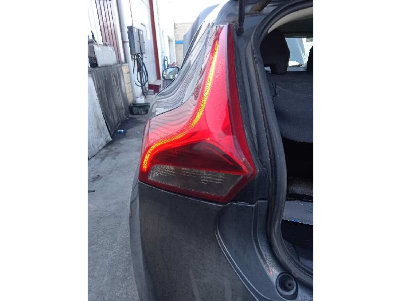 volvo v40 del año 2016