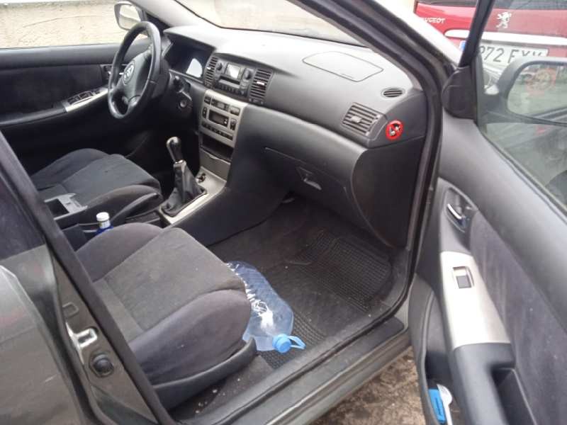 toyota corolla (e12) del año 2002