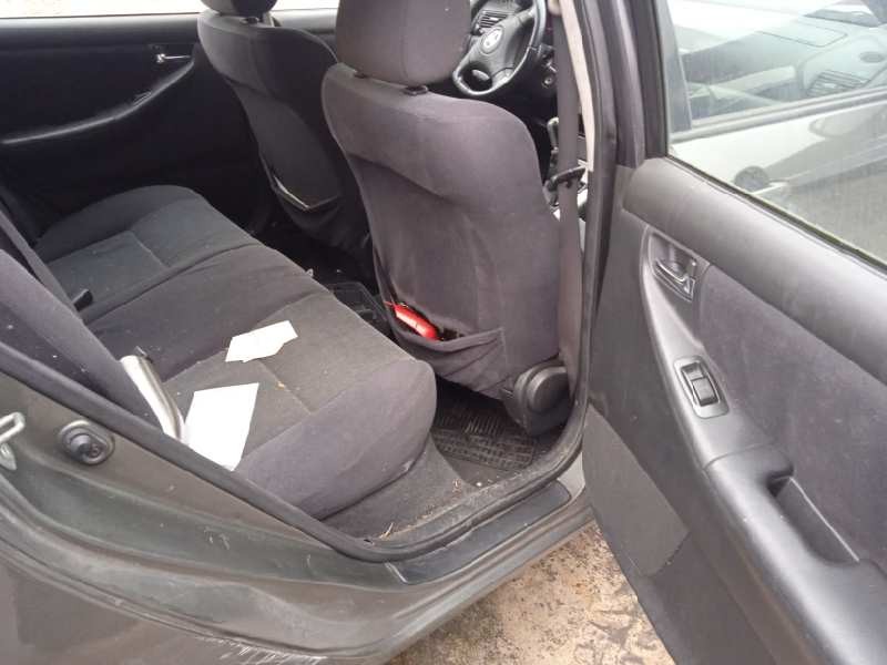 toyota corolla (e12) del año 2002