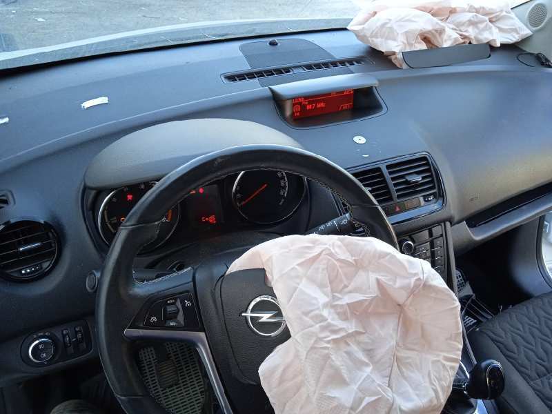 opel meriva b del año 2013