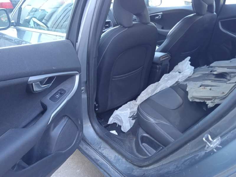 volvo v40 del año 2016