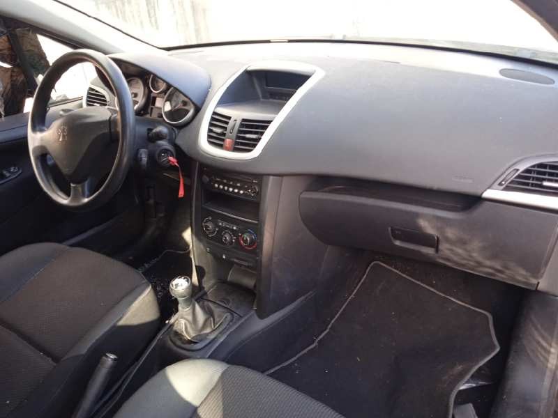 peugeot 207 del año 2010