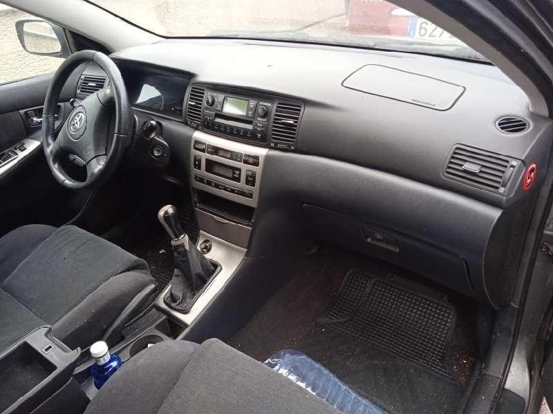 toyota corolla (e12) del año 2002