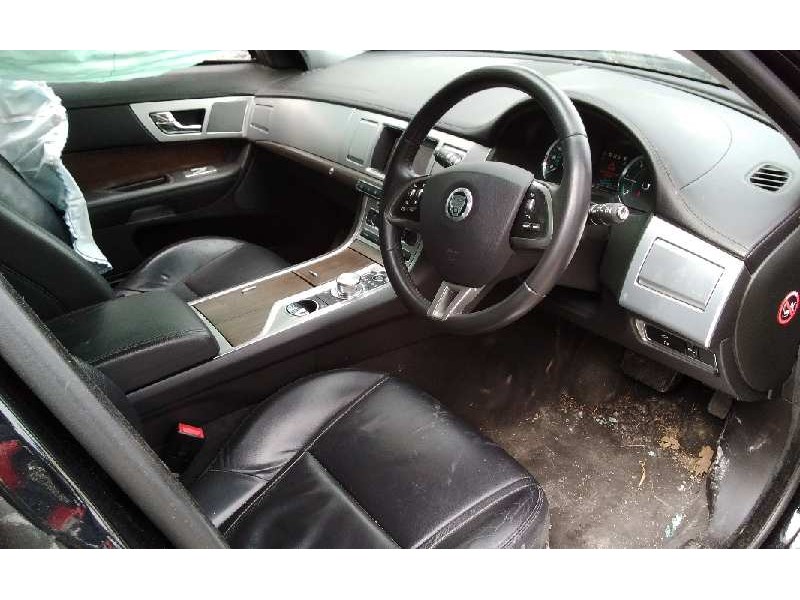 jaguar xf del año 2012