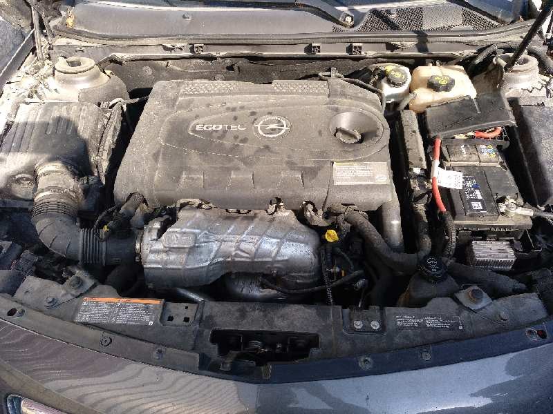 opel insignia berlina del año 2010