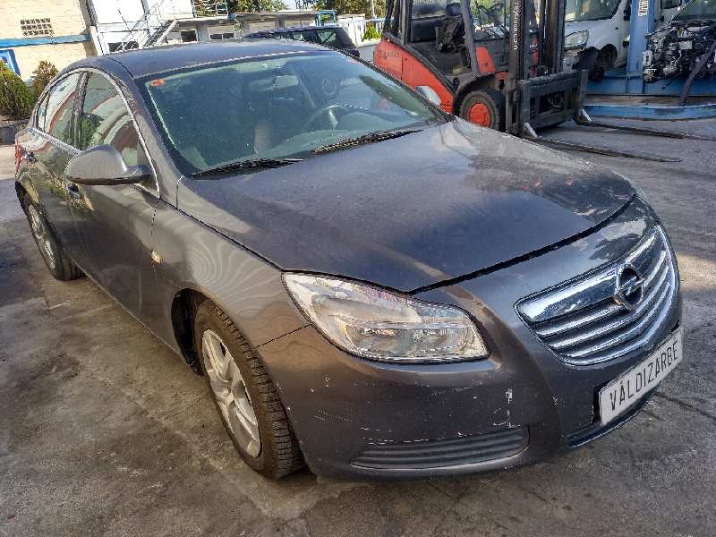 opel insignia berlina del año 2010